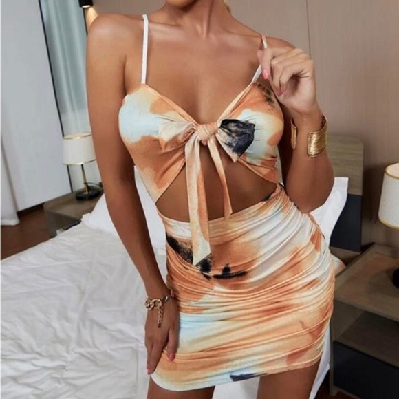 NWOT Tiger Mist Cut Out Tie Ruched Bodycon Dress Size S in Orange Multi - Picture 1 of 9